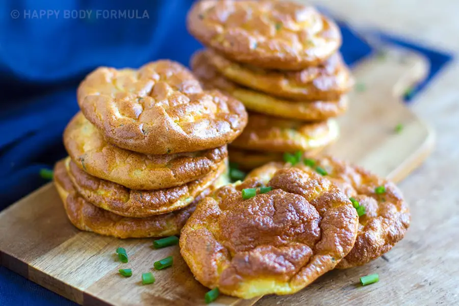 Low Carb Cloud Bread With Chives & Pepper - gluten free, primal, nut free.