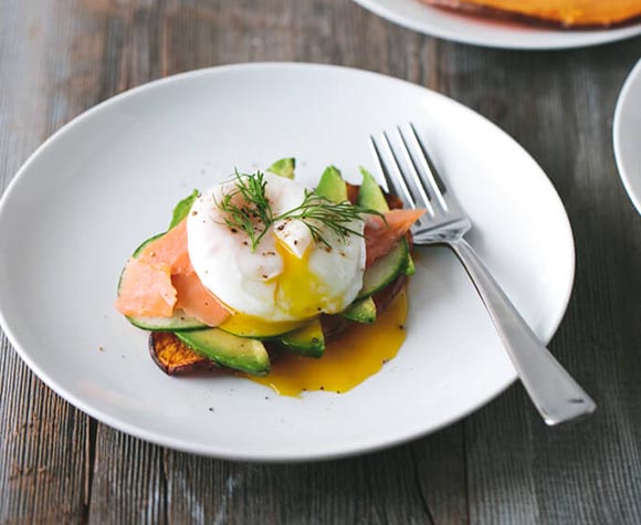 sweet-potato-toast-with-avocado-cucumber-smoked-salmon-and-poached-egg-31