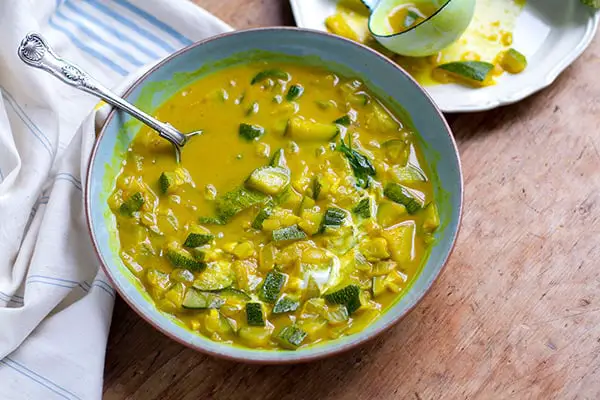 turmeric-zucchini-soup-600