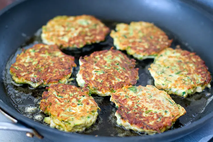 zucchini-halloumi-fritters-making2