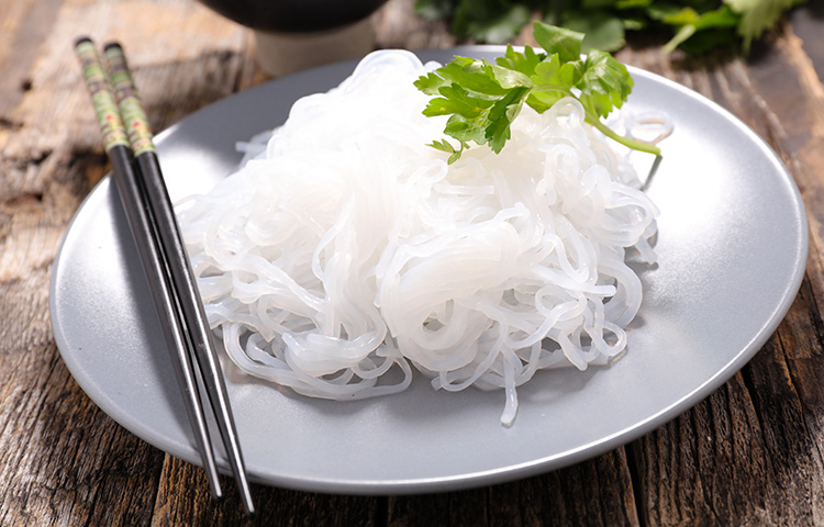 15 Delicious & Low-Carb Shirataki Noodles Recipes