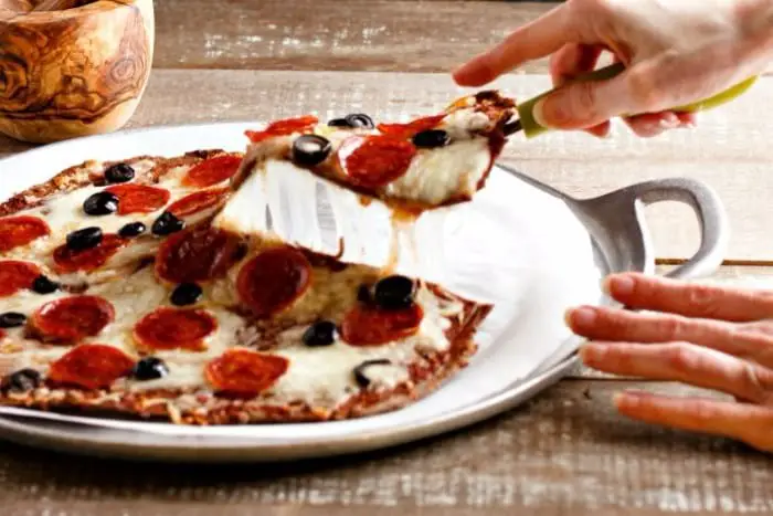 keto-pizza-recipe-thin-crus