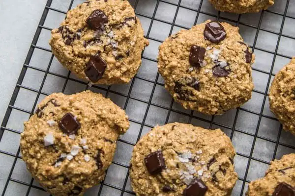 Quinoa dark chocolate breakfast cookies