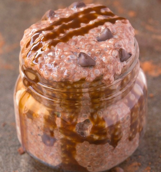 HEALTHY BROWNIE BATTER CHIA PUDDING