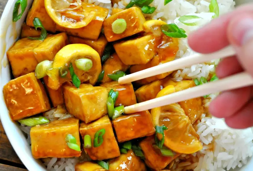 VEGAN STICKY LEMON TOFU