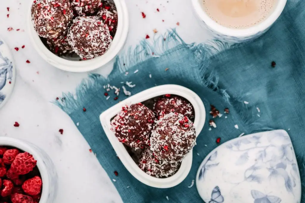 COCONUT RASPBERRY CACAO BLISS BALLS