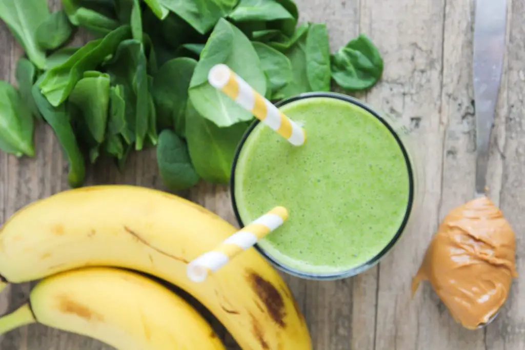 GREEN BREAKFAST SMOOTHIE