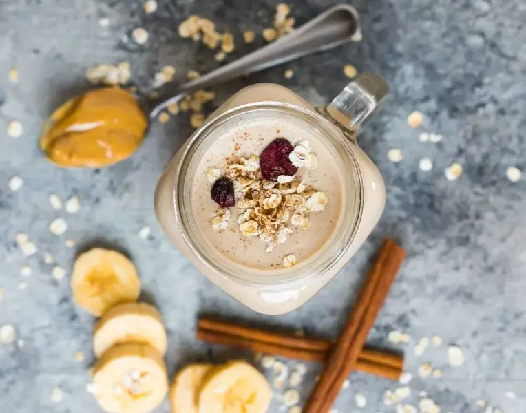 BANANA OATMEAL SMOOTHIE