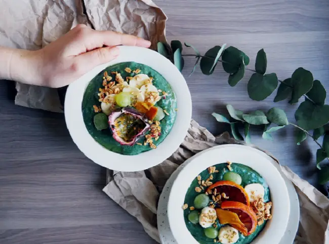 MERMAID BOWL WITH PASSIONFRUIT