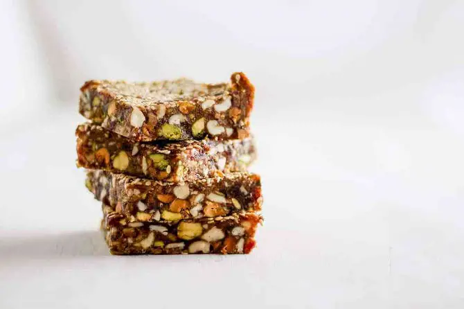 NO-BAKE SESAME DATE BARS