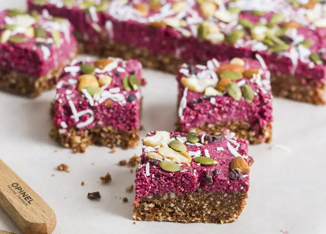 CHOCOLATE BERRY SUPERFOOD BARS