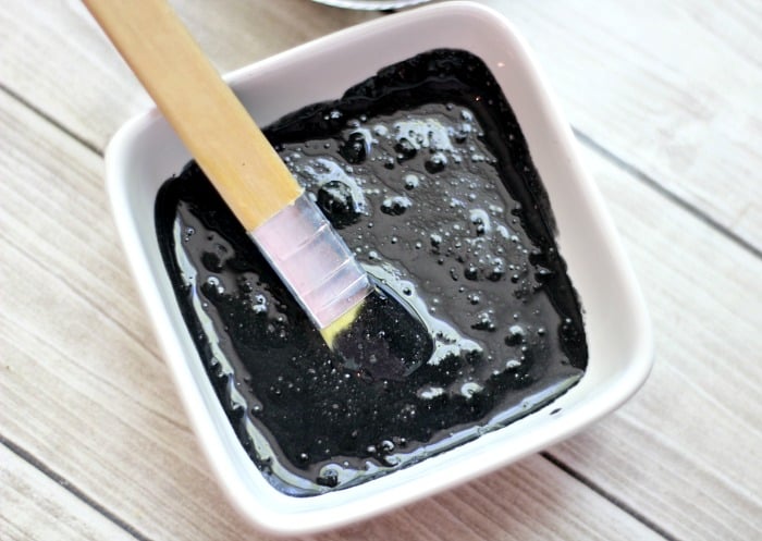 ACTIVATED CHARCOAL FACE MASK