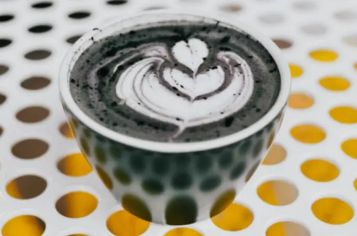 ACTIVATED CHARCOAL LATTE