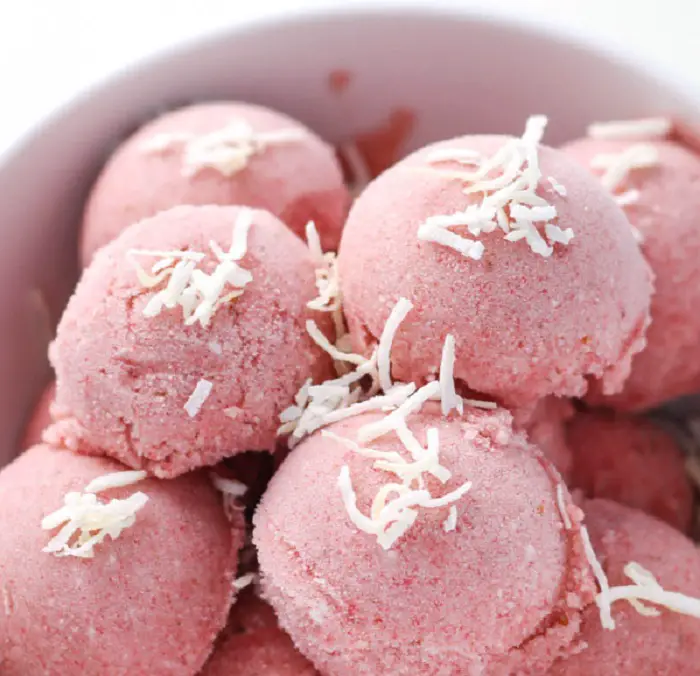 COCONUT STRAWBERRY BANANA ICE CREAM