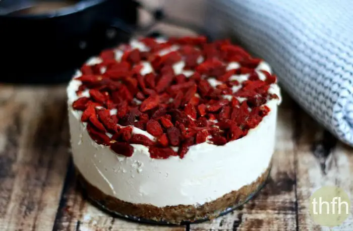 LEMON AND GOJI BERRY CHEESECAKE