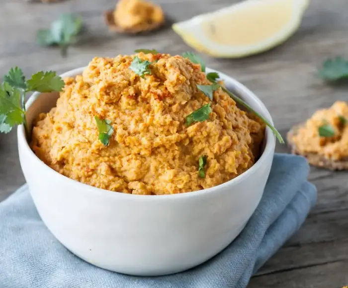 MOROCCAN-SPICED CARROT HUMMUS