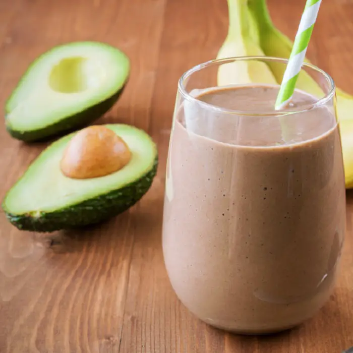 CHOCOLATE AVOCADO PROTEIN SMOOTHIE