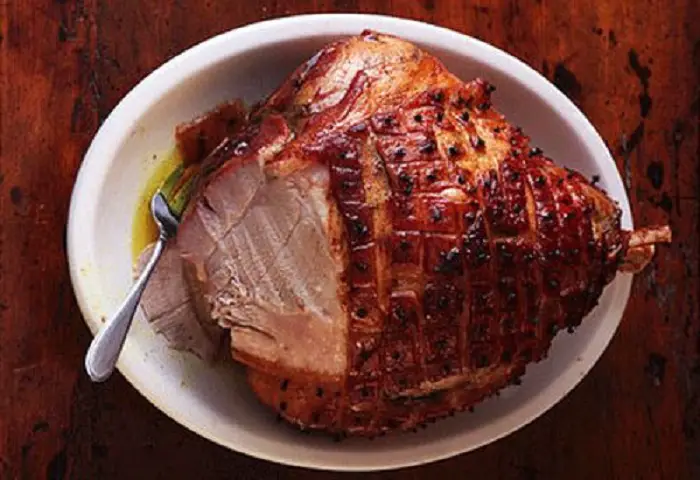HAM WITH HONEY AND CLOVES
