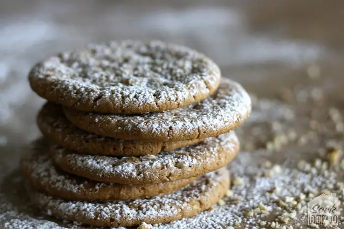 SPICE COOKIES WITH CLOVES