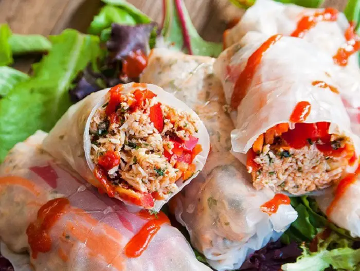 SRIRACHA CHICKEN SPRING ROLLS