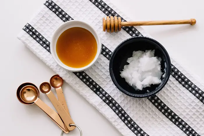 COCONUT OIL & HONEY HAIR MASK