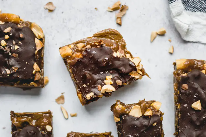 DARK CHOCOLATE CARAMEL COLLAGEN CANDY BARS