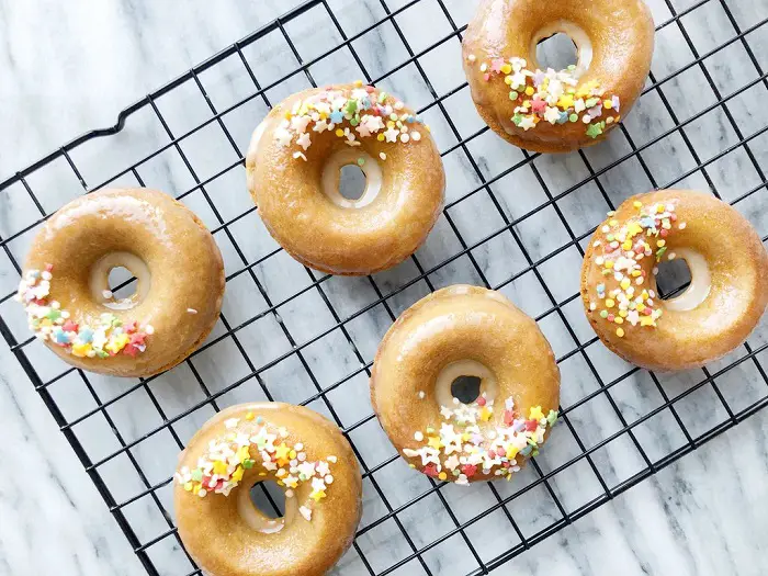 VANILLA GLAZED DONUTS WITH COLLAGEN