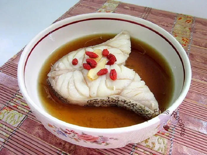 GINSENG STEAMED FISH