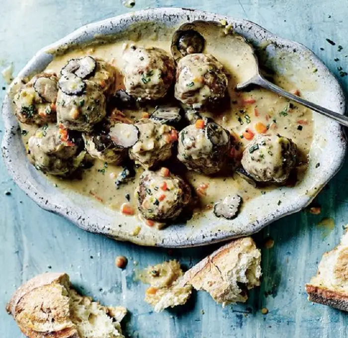 MEATBALLS IN BLACK TRUFFLE SAUCE RECIPE