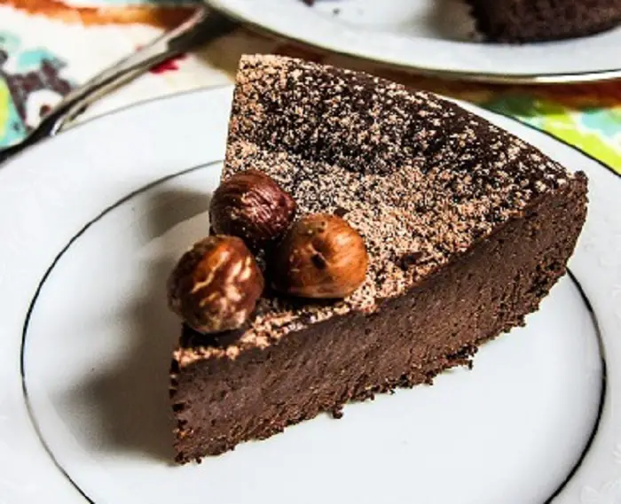 VEGAN HAZELNUT FLOURLESS CHOCOLATE CAKE