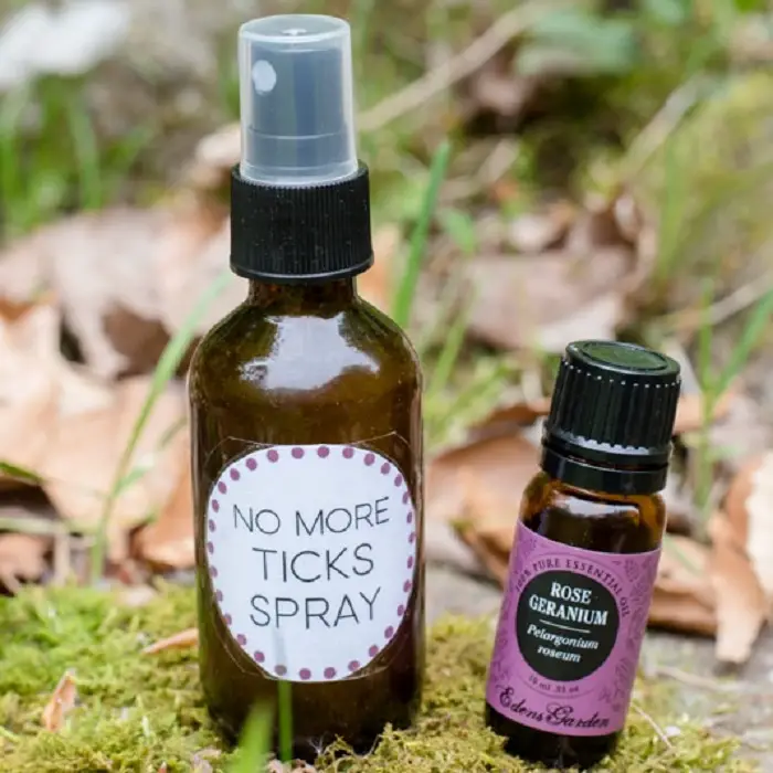 NATURAL ESSENTIAL OIL TICK REPELLENT