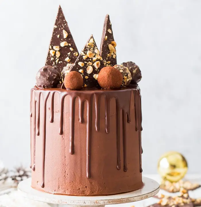 VEGAN CHOCOLATE TRUFFLE CAKE